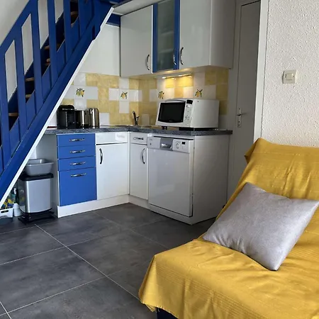 Appt 2 Pieces Climatise Du Roi Gr090-171 Apartment *