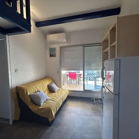 Appt 2 Pieces Climatise Du Roi Gr090-171 Apartment